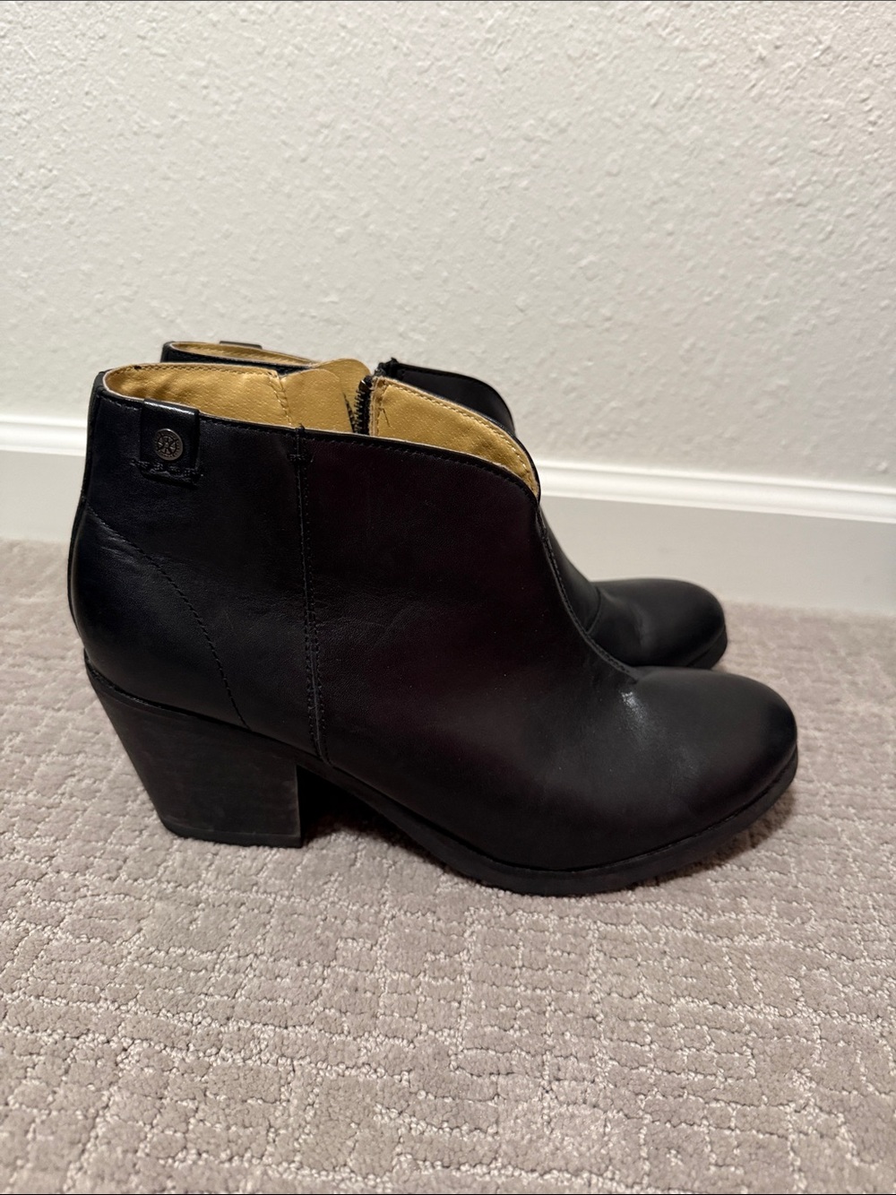 bussola Black Leather Ankle Booties with Block Heel and Side Zip